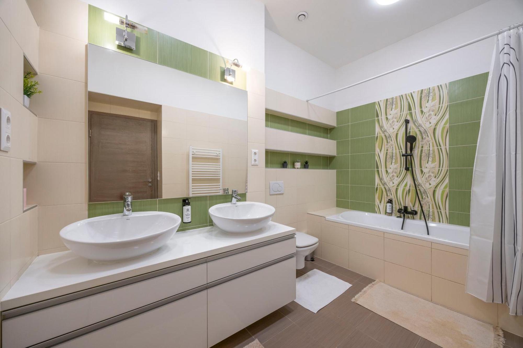 Apartament Exclusive N' Grand Center With 5 Bedrms