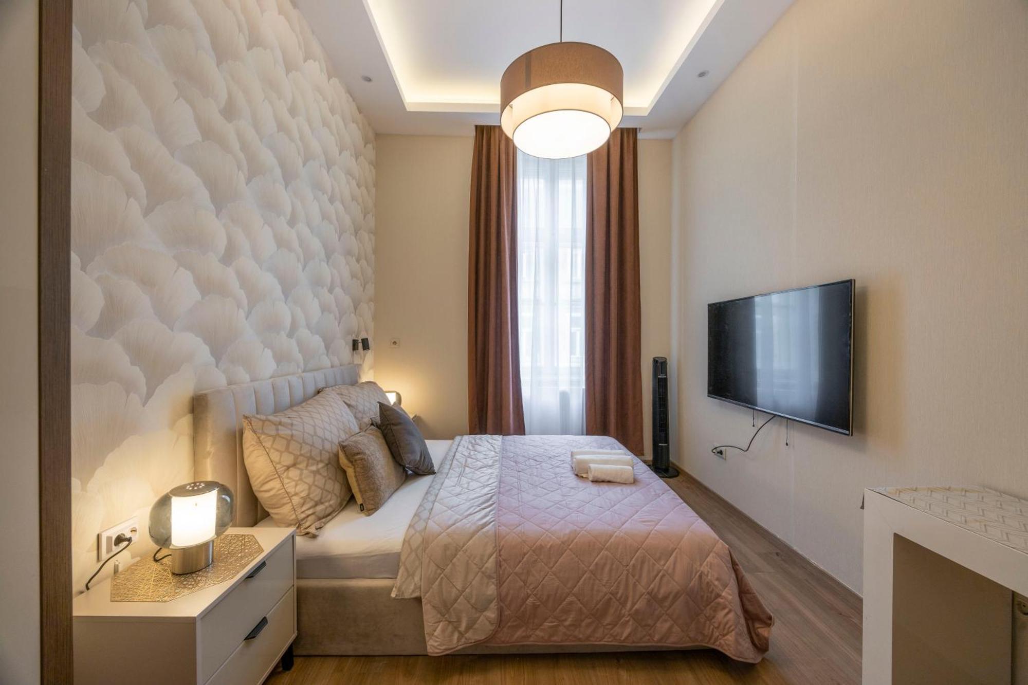 Exclusive N' Grand Center With 5 Bedrms Apartment *